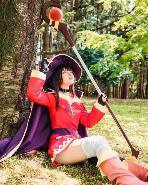 Modelo fez um adorável cosplay da Megumin de Konosuba Critical Hits