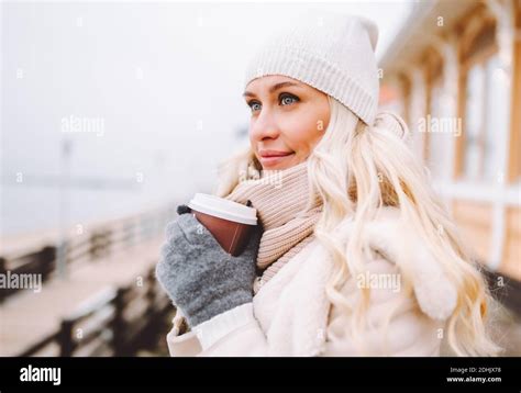 Middle Aged Blonde Woman Hi Res Stock Photography And Images Alamy
