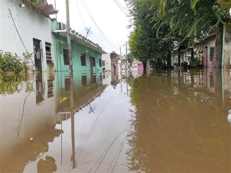 Diez Colonias Inundadas En Las Choapas Y Un Puente Colapsado