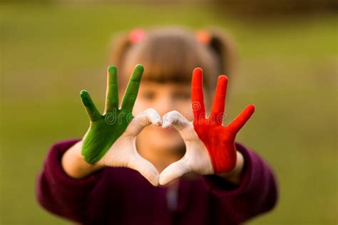 Heart Shape of Kids Hand Painted in Italy Flag Colors, Kids Body ...