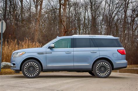 Navigating In Lincolns New Flagship The 2018 Navigator Black Label