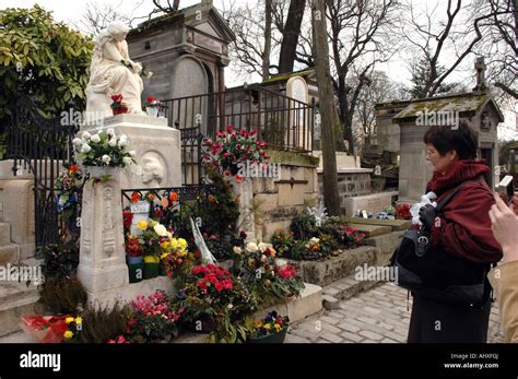 The grave of Frederic Chopin in Pere Lachaise cemetery Paris Stock Photo - Alamy