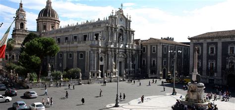 Cosa Visitare A Catania Scopri La Bella Piazza Duomo