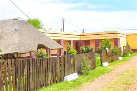 Gallery Moshaville Garden Lodges