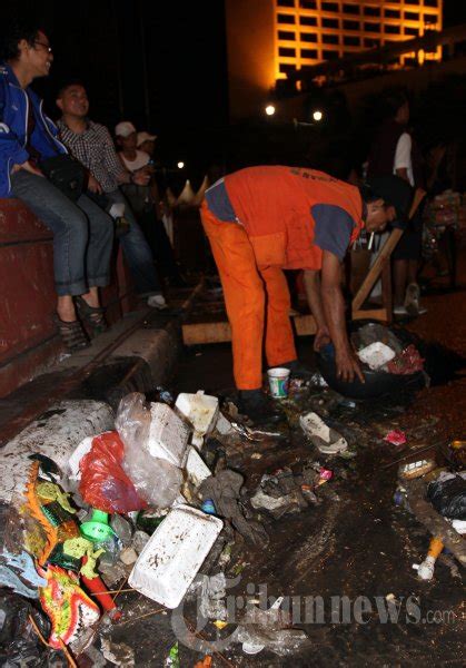 Sampah Malam Tahun Baru Foto 2 325102 Tribunnews