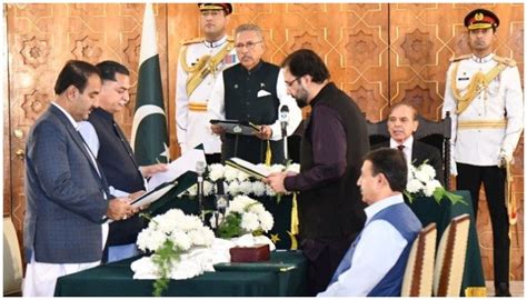 President Arif Alvi Administers Oath To Three Federal Ministers