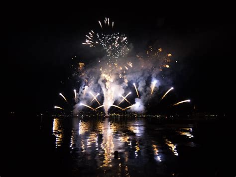 Konstanz Das Seenachtfest Feuerwerk Vom Logenplatz Am Yachthafen Der