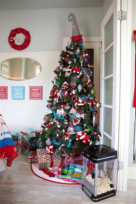 Trim Your Tree In Vintage Inspired Christmas Ornaments That Celebrate