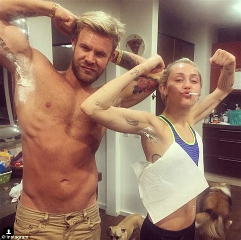 Miley Cyrus Dyes Armpit Hair Pink PHOTOS