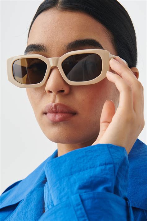 Angular Sunglasses Gina Tricot