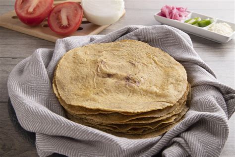 Tortillas Artesanales De Ma Z Amarillo Cal Y Ma Z Yema