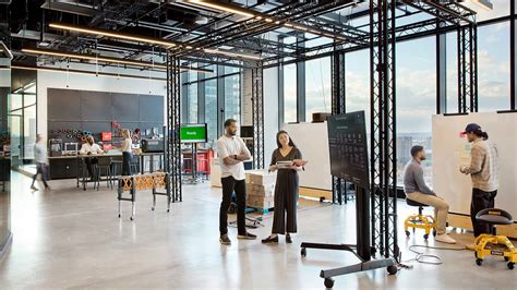 Verizon at The Hub | Projects | Gensler