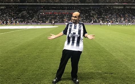 Edgar Vivar Se Or Barriga Presume Jersey De Rayados Por T Tulo