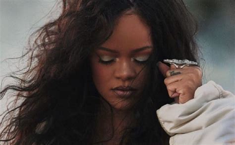 Rihanna estrena su nueva canción Lift Me Up después de seis años