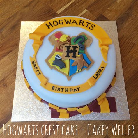 A Butterbeer Cake Hides Under This Hogwarts Crest Cakey Weller