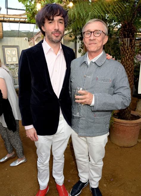 designer jasper conran  auction contents    apartment