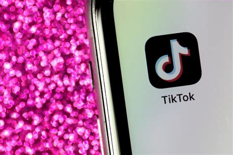 Tiktok Divestment Push Advances With House Committee Approval