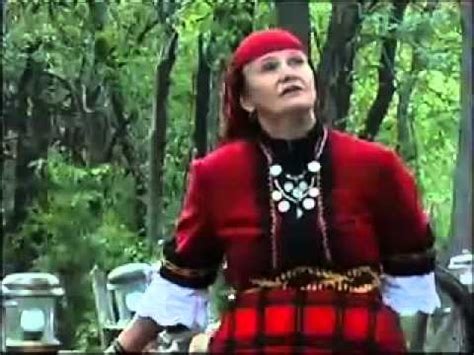 Валя Балканска - Излел е Делю хайдутин - YouTube