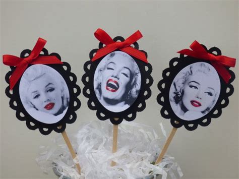 Hollywood Glam Marilyn Monroe Cupcake By Couturecupcakedecor Fiestas