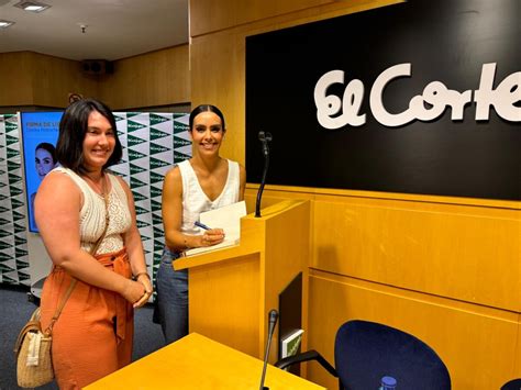 Cristina Pedroche Firma Ejemplares De Su Primer Libro En El Corte