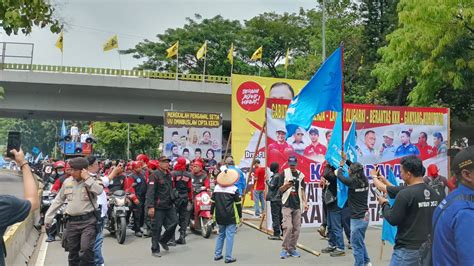 Live Aksi Mayday Kondisi Terkini Di Dpr Ri Youtube