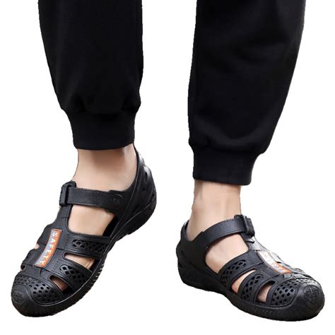 Mens Beach Sandals Summer Outer Wear Fashionable Toe Toe Shoes Hollow Breathable Non Slip