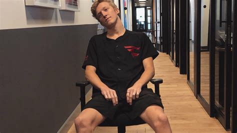 Here S Why Tfue Finally Bought His First Skin Dot Esports