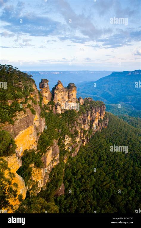 The Three Sisters From Echo Point Blue Mountains National Park NSW ...