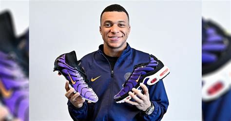 Kylian Mbappé Unveils the Nike Mercurial Superfly 9 FG Voltage