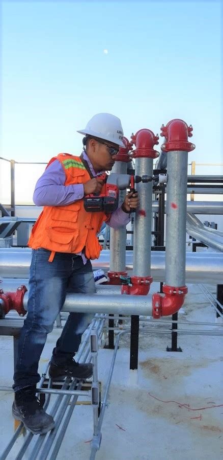 Foto Colocación De Soportes Antisísmicos En Red De Protección Contra