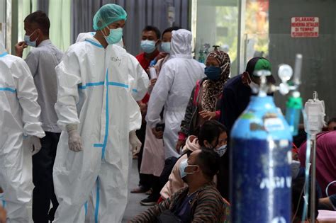 FOTO Over Kapasitas Begini Suasana Antrean Pasien Di IGD RSUD Dr