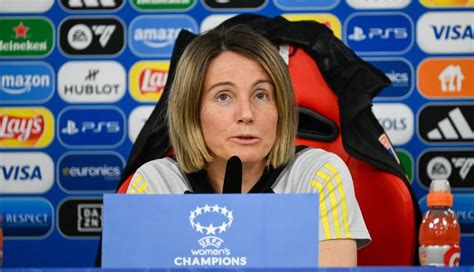 Treinadora do Lyon Sónia Bompastor respeita equipa feminina do