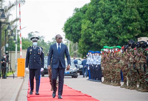 Honneurs Militaires Et Civilit S Du Pr Sident De La R Publique