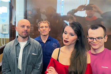 Sex Ra Fangelsi Vegna Umfj Llunar Um Navaln