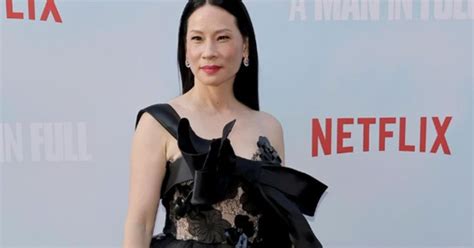 Mỹ nhân phim Sex and the City U hack tuổi nhờ thực hiện việc làm đều như vắt tranh mỗi