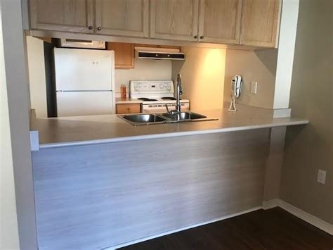 610 889 Bay St Toronto Leased C4217616 Condosca