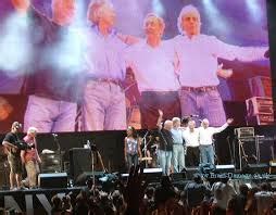 Classic Rock In Pics On Twitter Pink Floyd Reunite For Live In Hyde