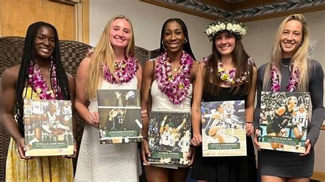 Rainbow Wahine Celebrate Season, Seniors at Annual Banquet - University ...