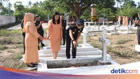 Peringati Hari Bhakti Ke 74 Imigrasi Polman Ziarah Ke Makam Pahlawan