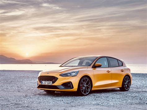 Ford Focus St 2018 Review Regit