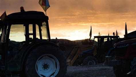 Agricultores Inician Una Nueva Semana De Protestas Con El Corte De La A