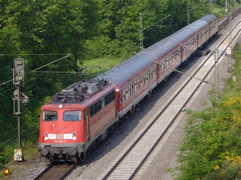 Die 110 497-5 kam am 06.06.10 mit ihrem Sonntäglichen Zusatztakt durch ...