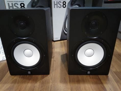 Yamaha HS8 8 Inch Inch Powered Active 120 Watt Studio Monitor Speaker