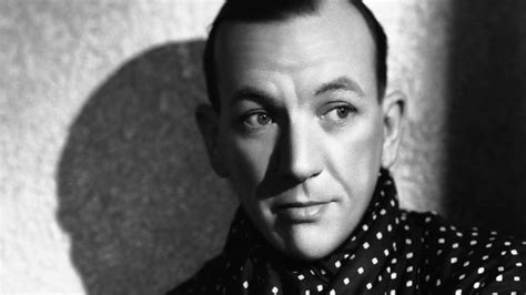 Noel Coward The Dark Side Of The Quintessential Englishman Bbc Culture