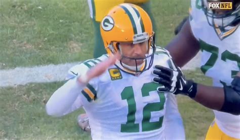 Aaron Rodgers Reveals Why He Saluted The Bears Crowd The Spun