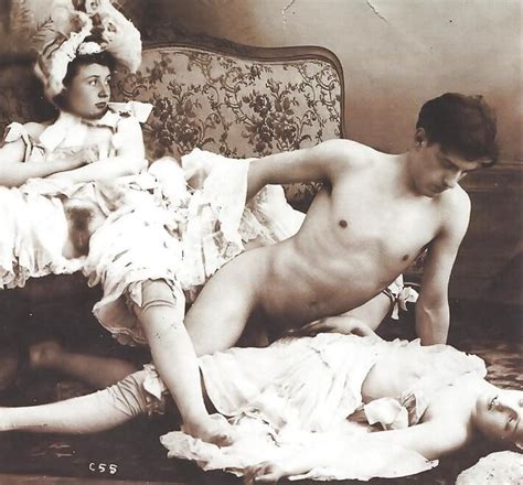 Sexy And Hot Vintage Babes 2352 Porn Pic
