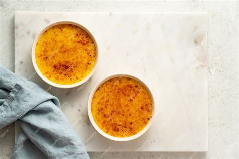 Premium Photo Creme Brulee Traditional French Vanilla Cream Dessert