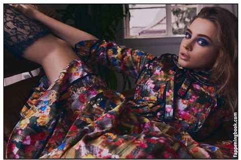 Josephine Langford Nude The Fappening Photo 1402610 FappeningBook