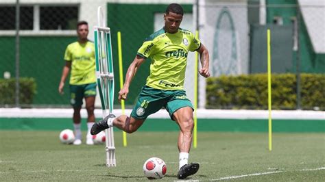 Al M De Retornos Murilo Faz Seu Primeiro Treino Bola No Palmeiras