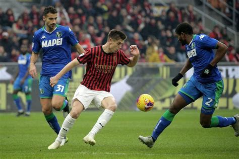 Ac Milan Want Spurs To Sign Krzysztof Piatek Permanently